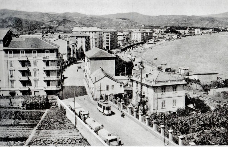 Tram a Vado Ligure lungo la via Aurelia