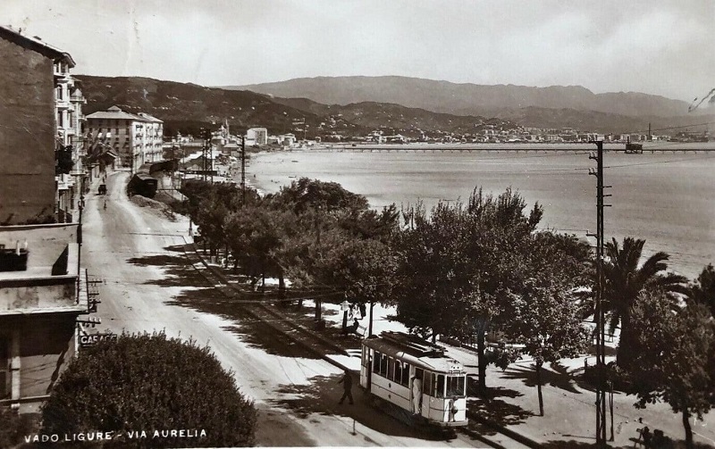 Tram a Vado Ligure lungo la via Aurelia